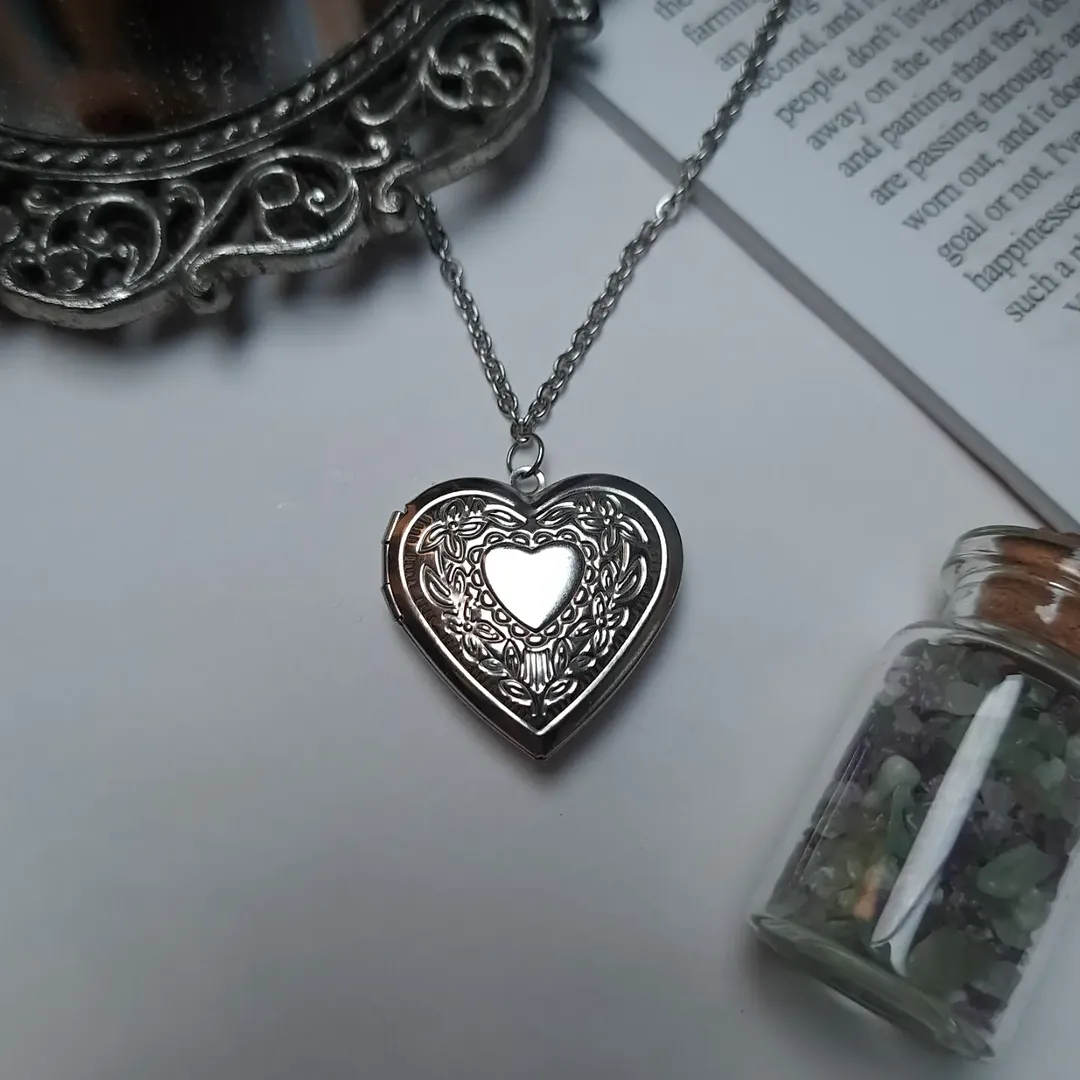 لاکت قلبی نقره ای